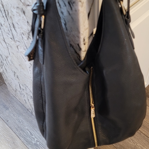 Handbag - Picture 3 of 9